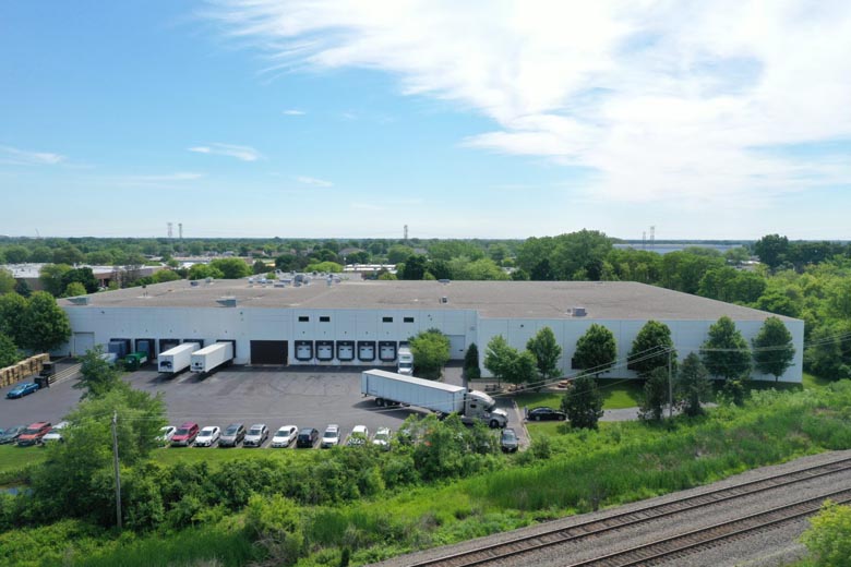 107,086 sf Buffalo Grove building with docks, aerial view